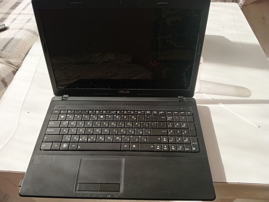Продава се лаптоп asus
