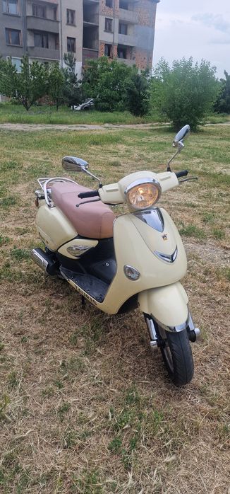 Скутер tauris 50..