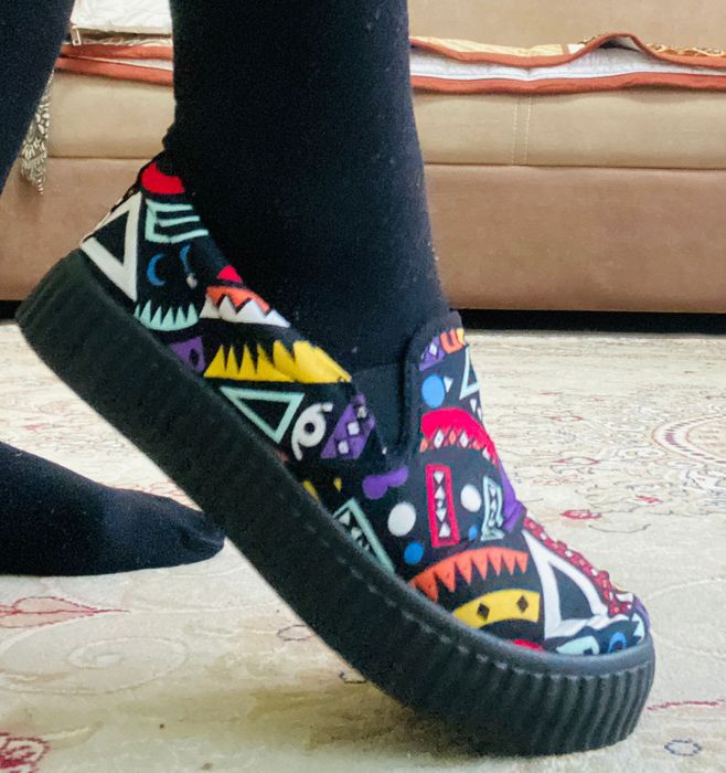 Кроссовки модные женские