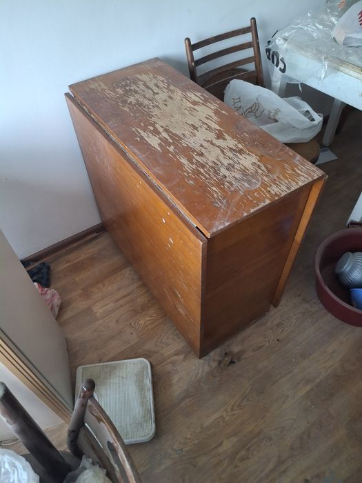 Продам стол книжку