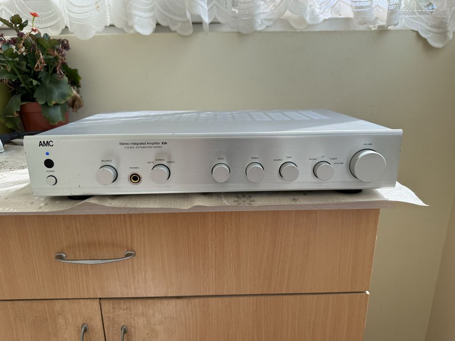 AMC 3050a Качествен съерео усилвател