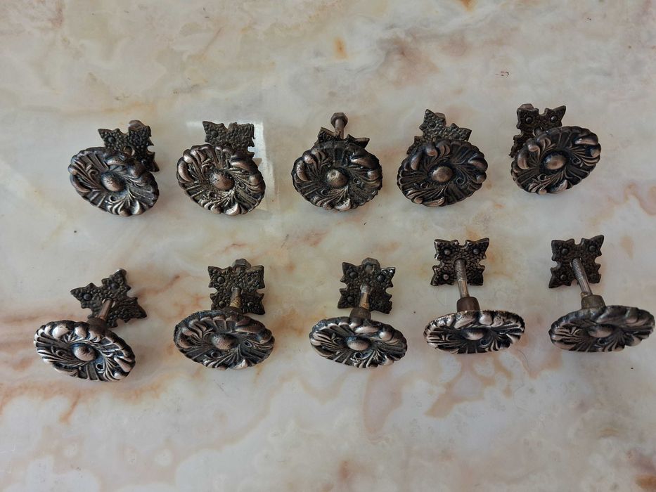 Бронзови дръжки за мебели