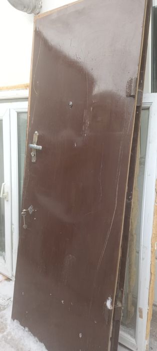 Входная дверь продаётся