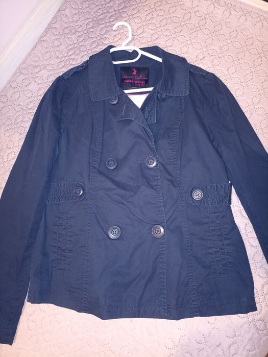 Дамски якета и тренчкоти