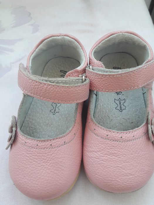 Продам детскую обувь для девочки