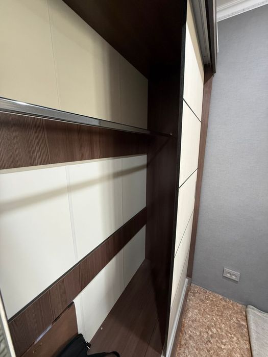 Шкаф купе с зеркалом