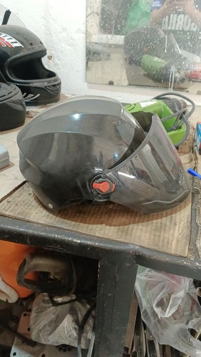 Продаю шлем и каску