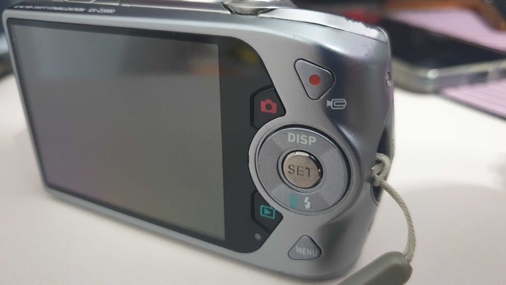 Casio EXILIM EX-Z2000 Digital Camera - 14.1 MPx
