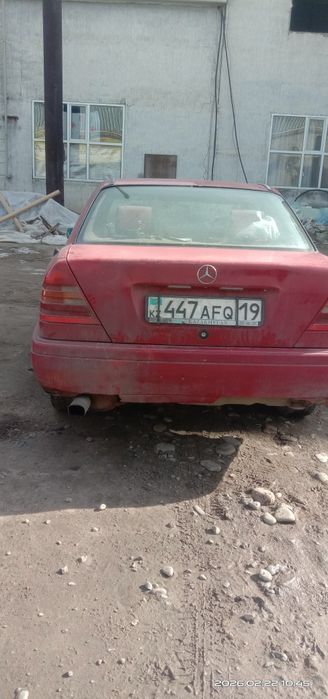 Мерседес Бенц с180