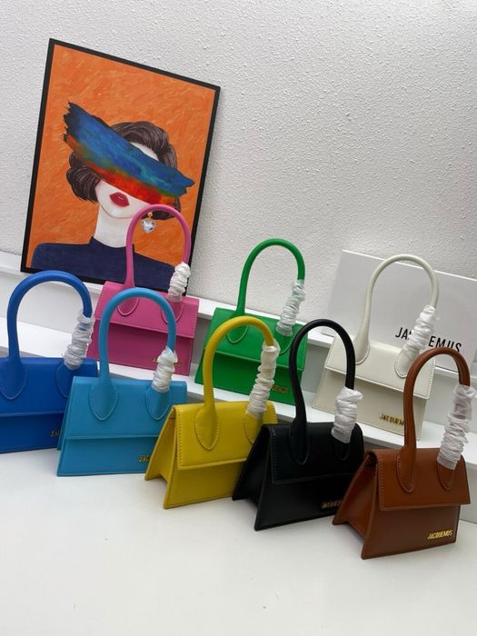 Geanta Jaqumes  Chiquito piele naturala pe comanda