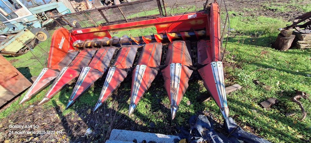 Combina CLAAS Dominator MEGA 208