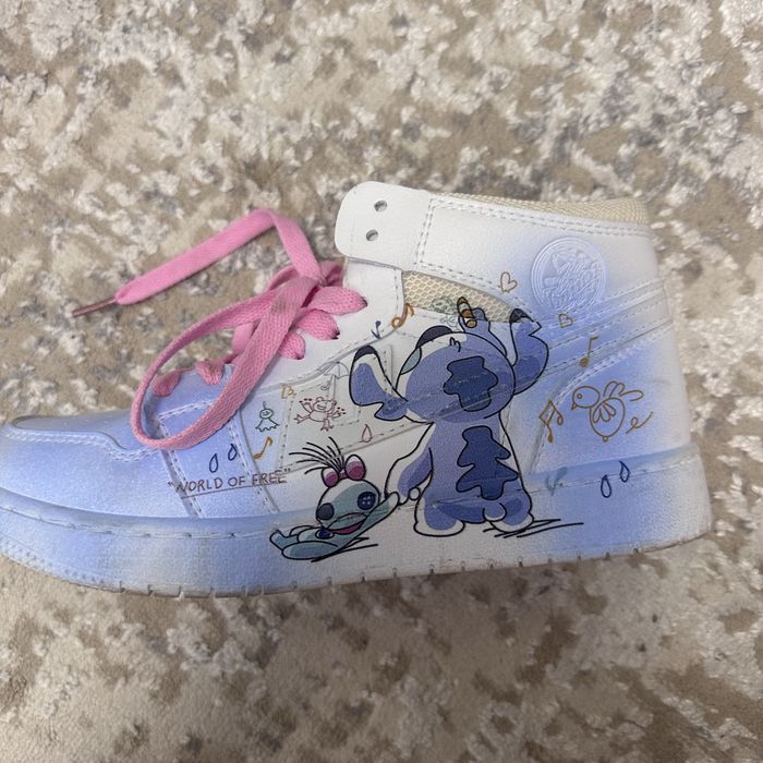 Кроссовки для девочки