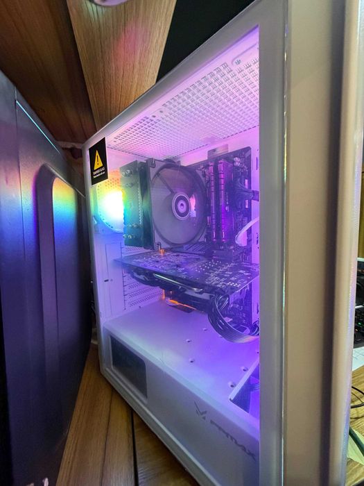 Игровой кейс i5-9500 / 32Gb DDR4 / Gigabyte Z390 / RX580 / EVGA 1000W