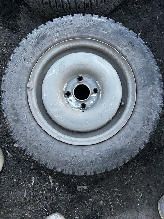 Продам комплект резины с дисками