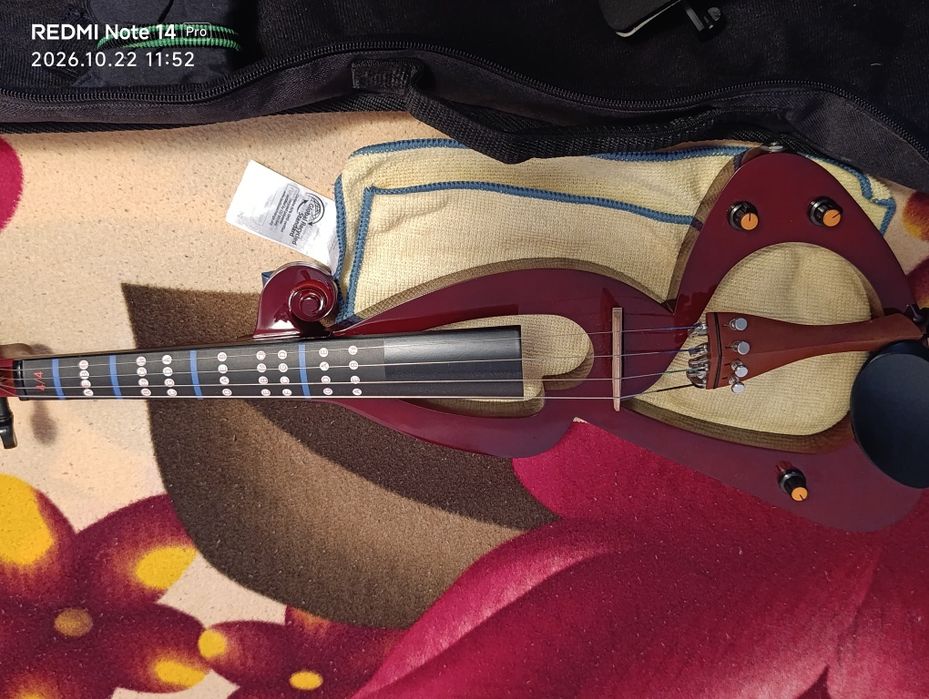 Vând vioara electrica
