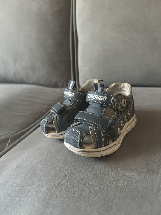 Продам детские сандали