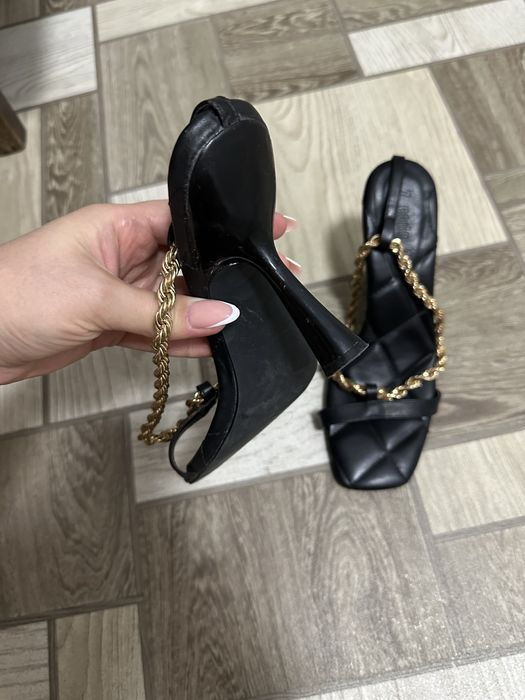 Продам босоножки 39