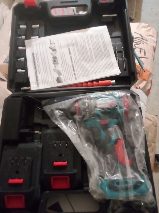 Шуруповерт продам