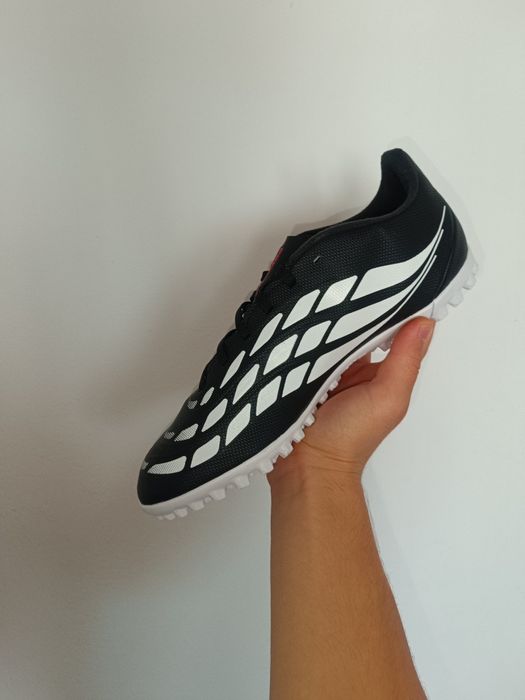 Adidas predator club tf 41 NOI!!!