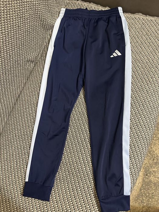 Спортивный костюм adidas