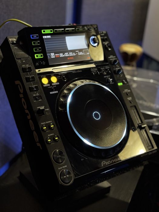 2 x Pioneer Cdj 2000 + 2 x Case