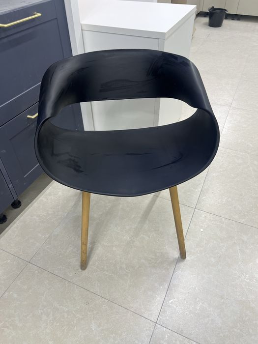 Продам дизайнерский стул в отличном состоянии