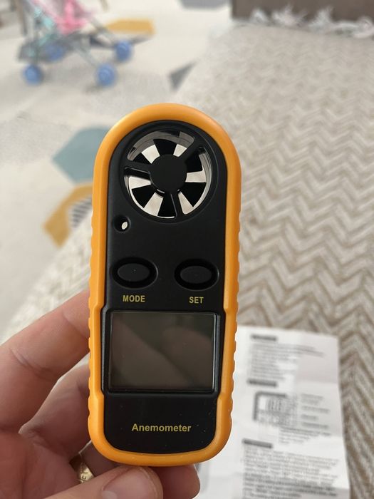 Anemometru , termometru, masurarea vitezei vantului in parasutism,etc