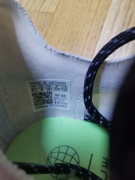 Adidas NMD V3 Crystal White mărimea 36.5