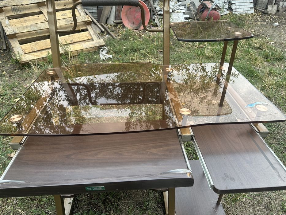 Парта  школьная стеклянная