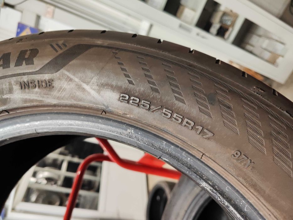 2бр. летни гуми 225/55/17 Goodyear