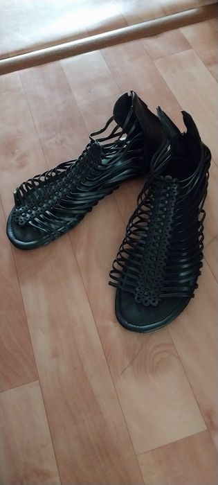 Продам летние босоножки