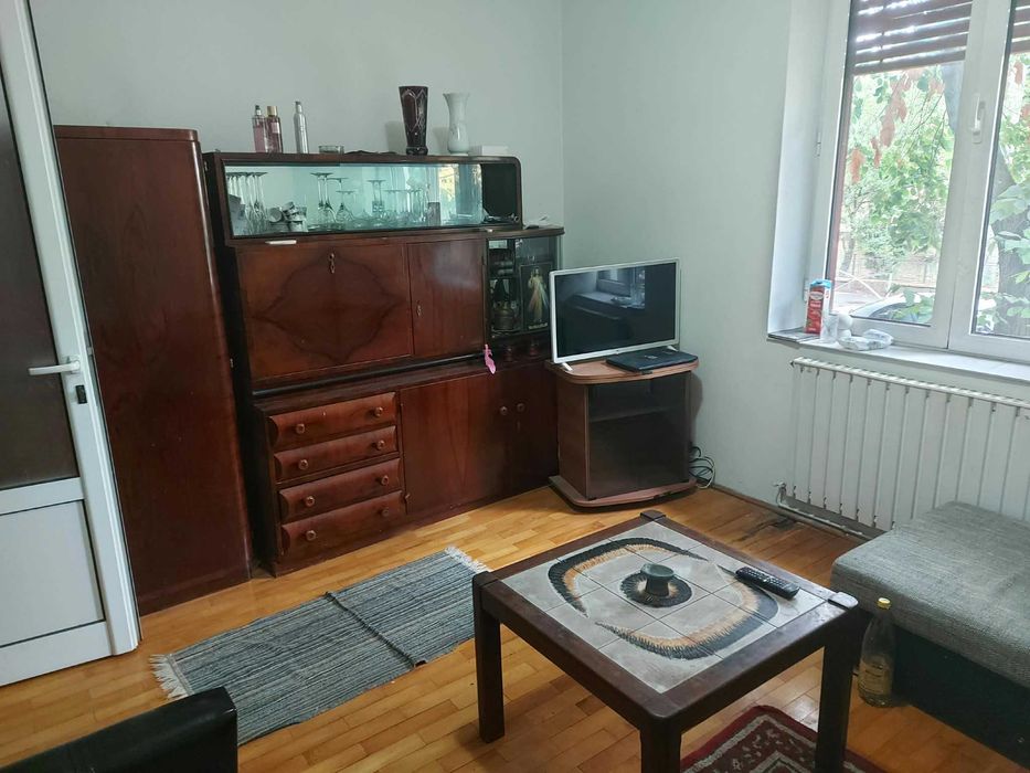 De închiriat - Apartament spațios cu 3 camere, 100 mp, parter, str. Nicolae Iorga — fotografia 1