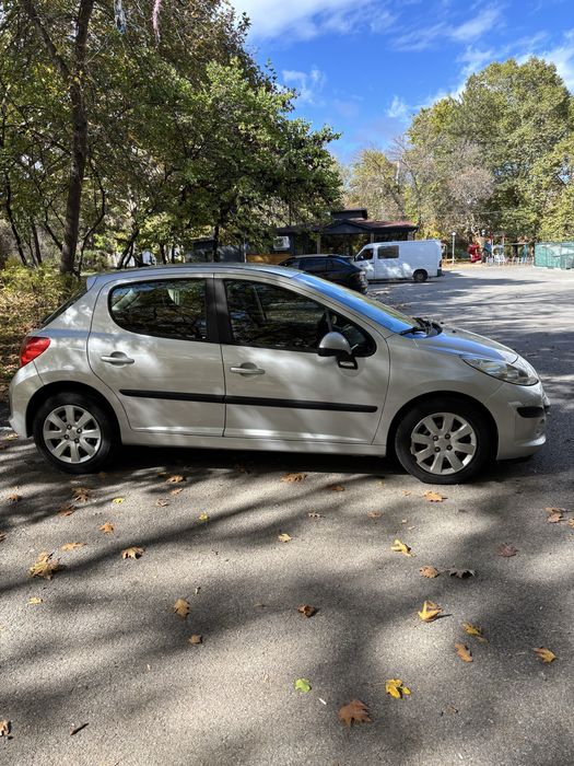 Пежо 207 (На части)