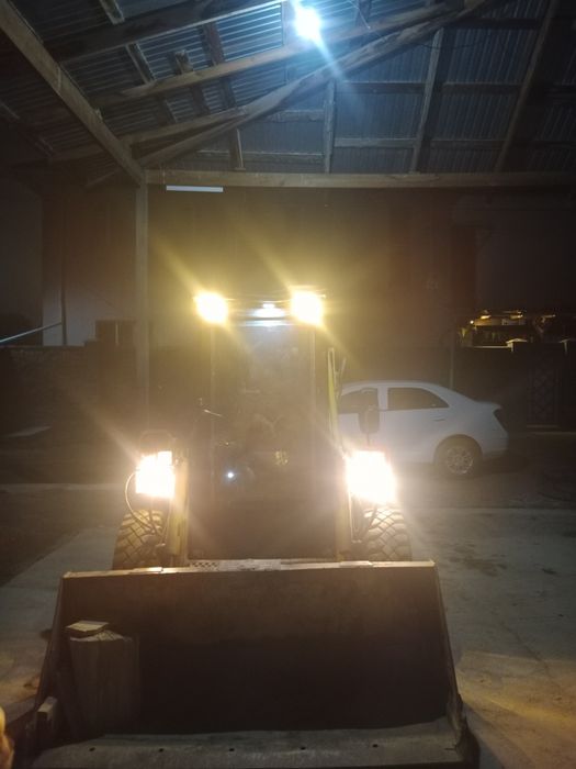 Бобеат погрузчик