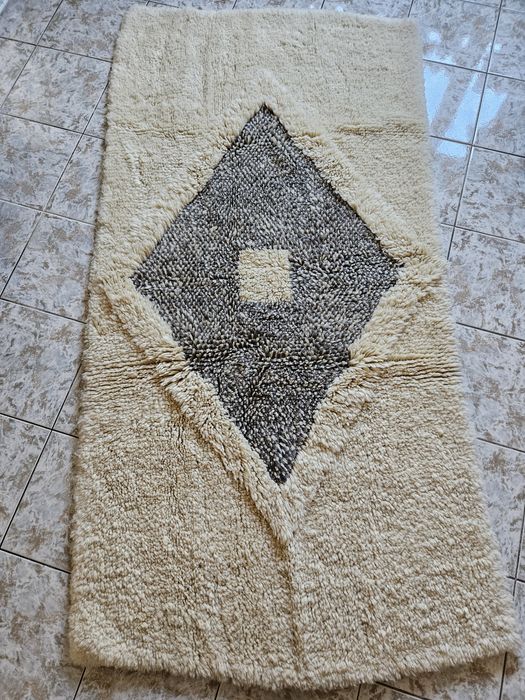 Китеници ръчно тъкани от 100% вълна. Голямо разнообразие! Чисто нови!