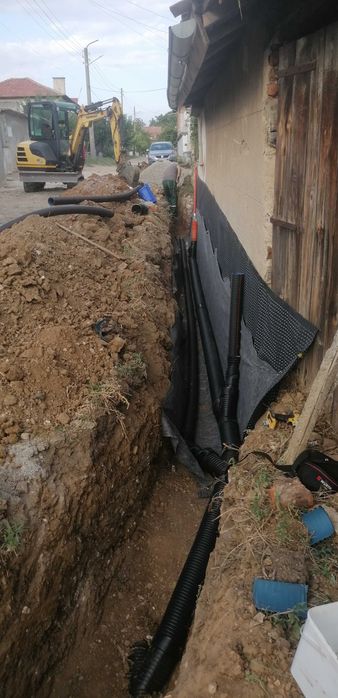 Услуги със багер, хидравличен чук, тристранен самосвал и пътна помощ