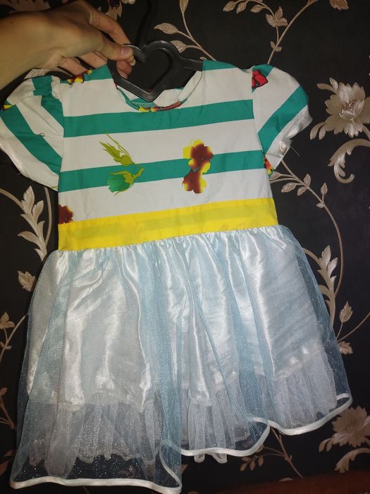 Новое нарядное детское платье