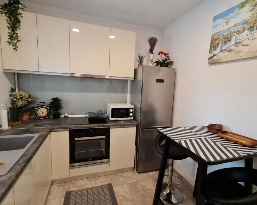 Дава се под наем Тристаен апартамент в Пловдив, Център - 76 кв.м за 204 € - Снимка #3