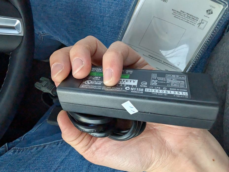 Зарядка  для PSP GO с USB кабелем