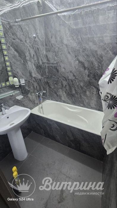 Продается 2х комнатная квартира на ЭКО базаре Мирзо Улугбекский район