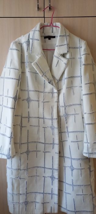 Продам пальто весеннее