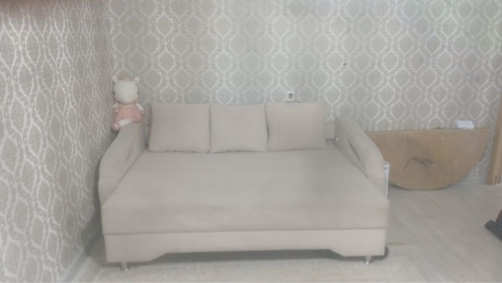 Продам диван в хорошем состояние