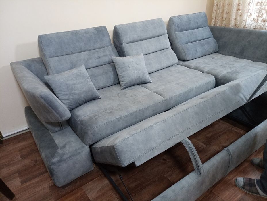 Диван угловой высокий