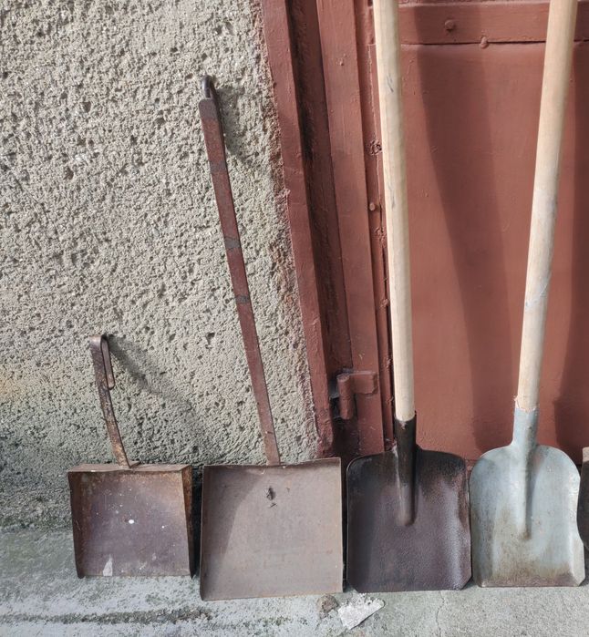 Săpa  lopată, târnăcop, furcă,foarfece crengi