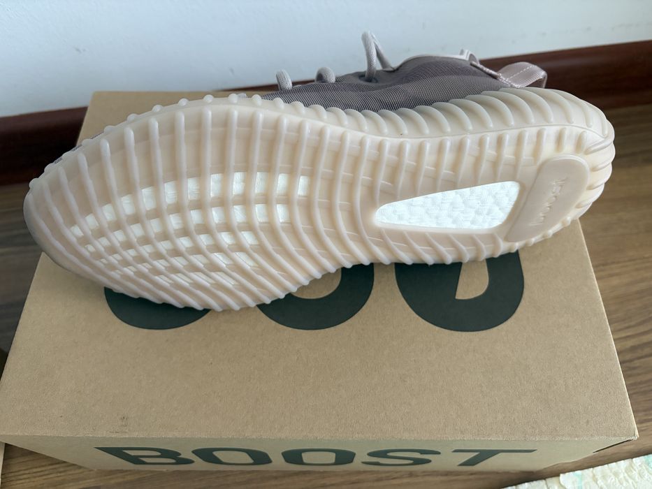 Yeezy Boost 350 v2