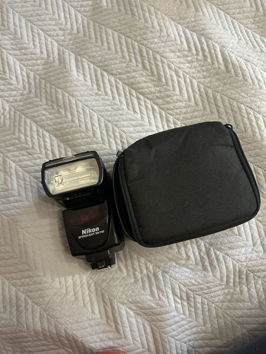Фотовспышка Nikon SB-700 speedlight