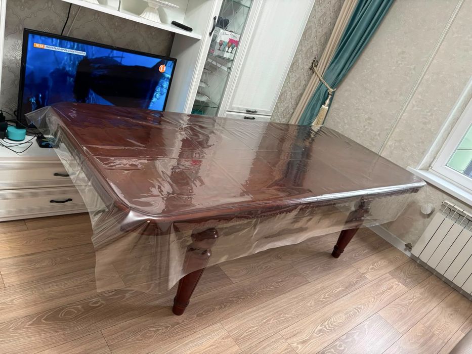 Продам стол для гостинной