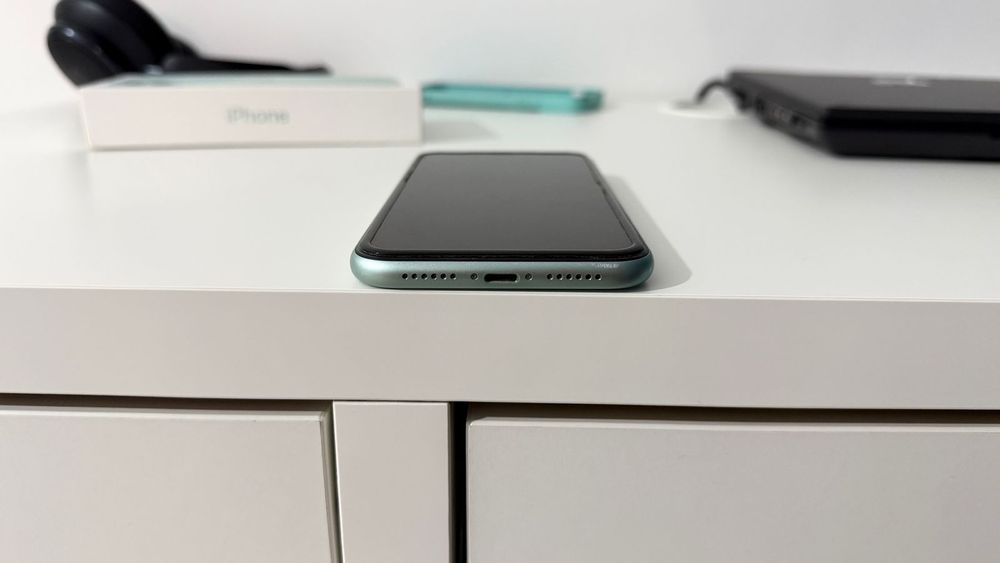 Продаётся iPhone 11 в хорошем состоянии