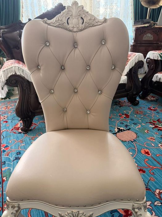 Стол и стуля 280 000