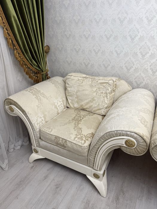 Диван с креслами